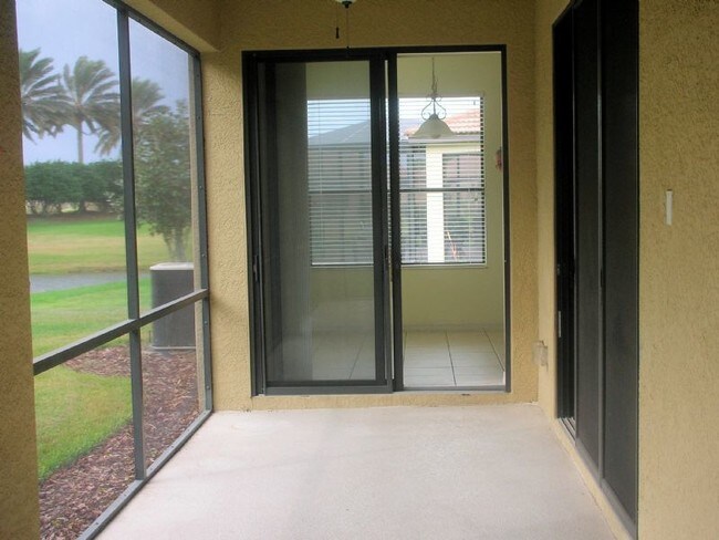 Building Photo - 317 Silver Falls Dr