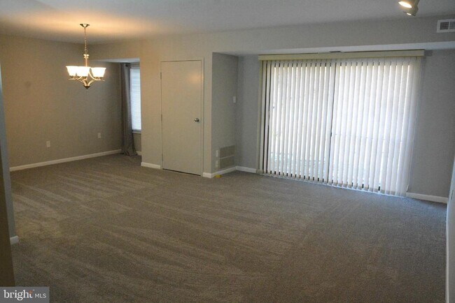 Foto del edificio - 8852 Spiral Cut