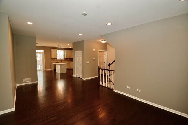 Building Photo - 2953 Madison Dr