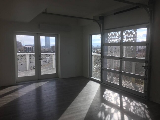 Foto del edificio - 3211 N Pecos St