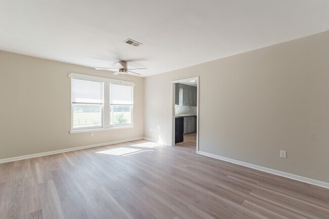 Building Photo - 7305 Patterson Rd