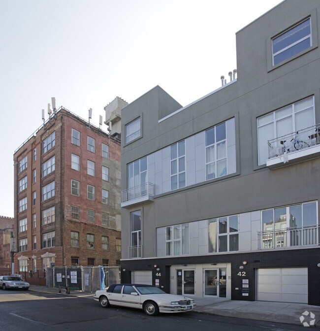 Building Photo - 42-44 Meserole St
