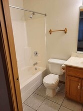 Building Photo - 1226 Lake Dr