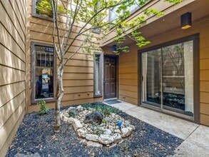 Building Photo - 3139 Golden Oak Ct