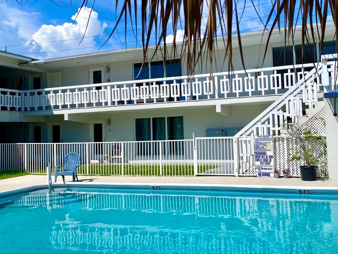 Primary Photo - 4901 NE 26th Ave