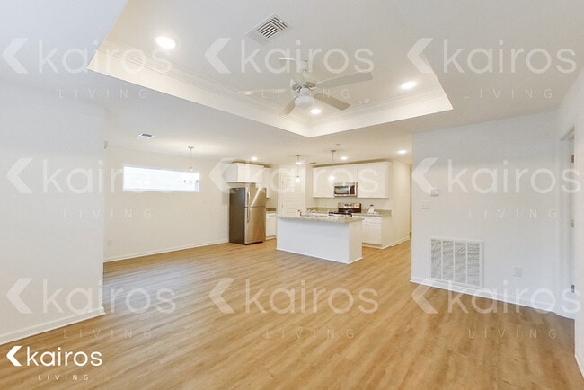 Building Photo - 11450 Camden Ct Cir