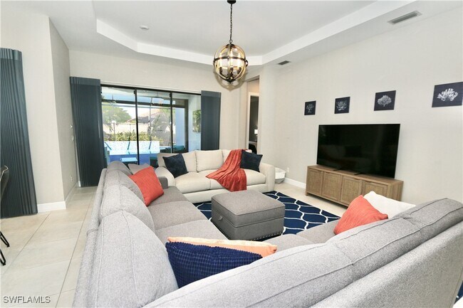 Foto del edificio - 8191 Lucello Ter S