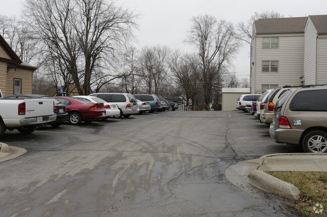 Building Photo - Catalpa Tree Apartments