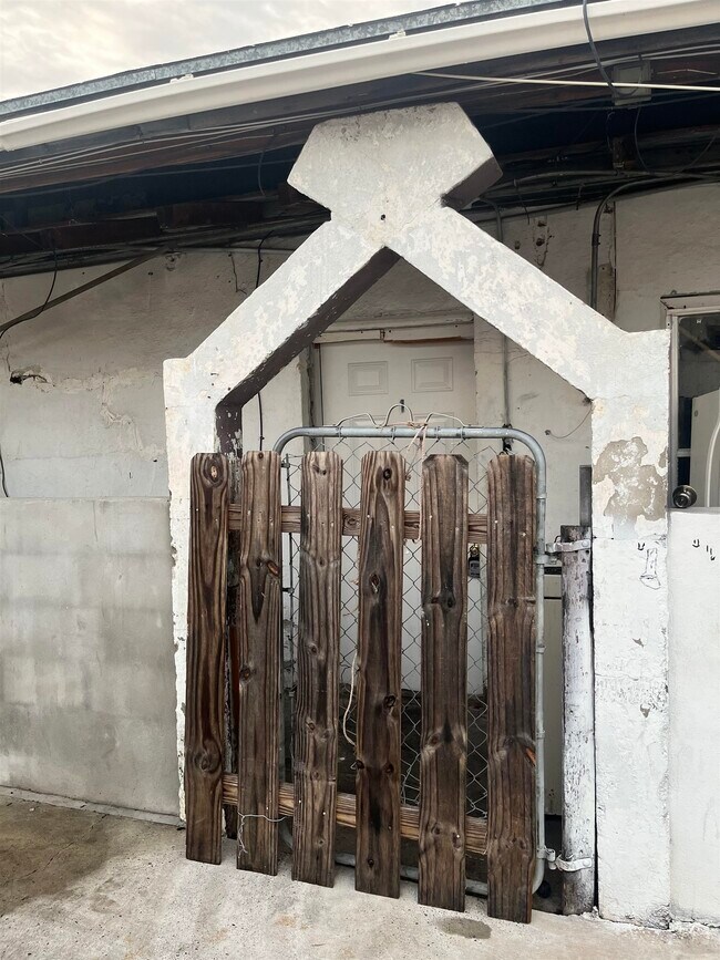 Foto del edificio - 2011 Lexington Ave