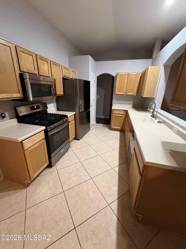 Building Photo - 8885 N Majestic Mountain Dr