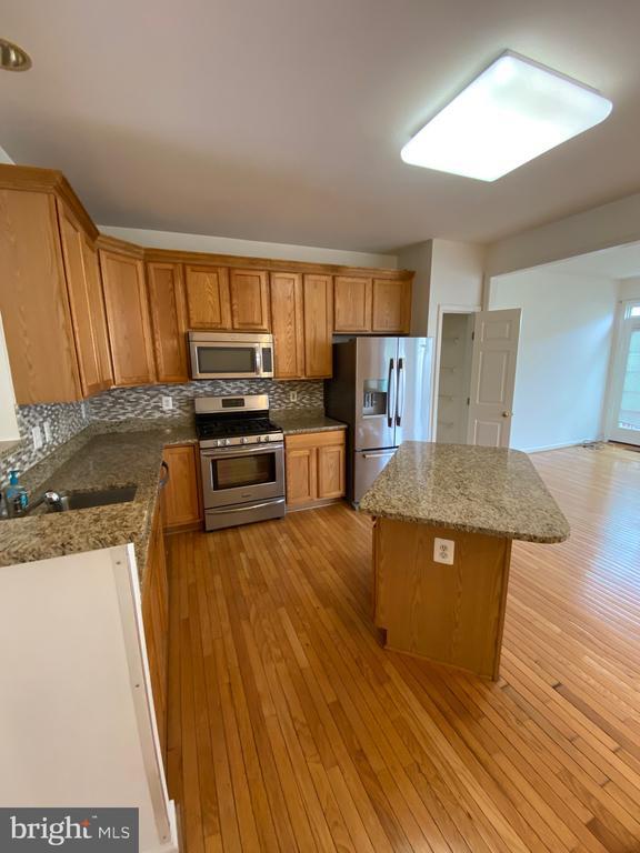 Foto del edificio - 2560 Belcroft Pl