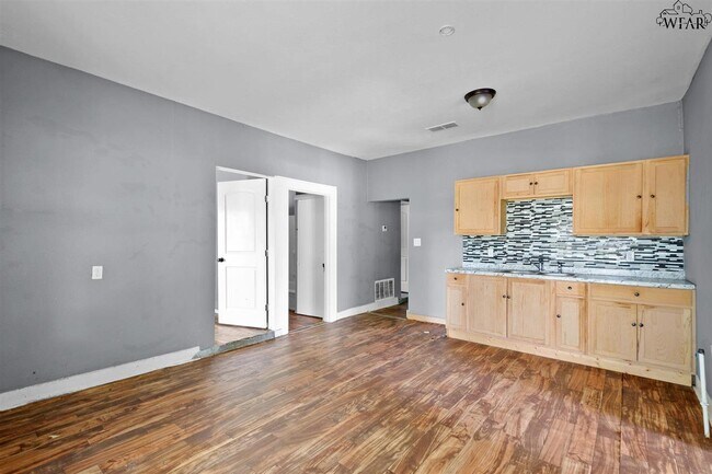Foto del edificio - 2809 Kessler Ave