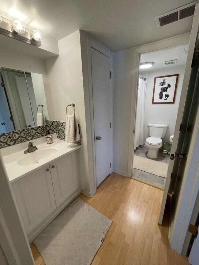 Foto del edificio - 5300 E Cherry Creek South Dr