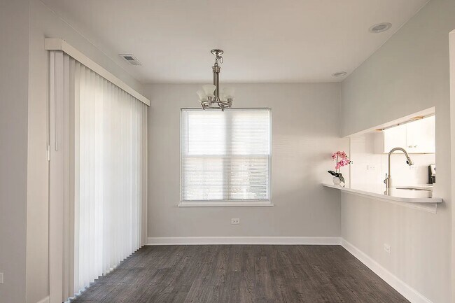 Foto del edificio - Safe, Clean & Convenient Living