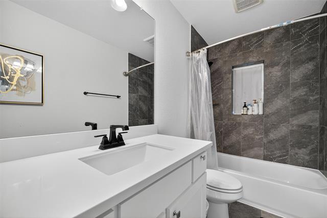 Building Photo - 405 Rock Rose Ln