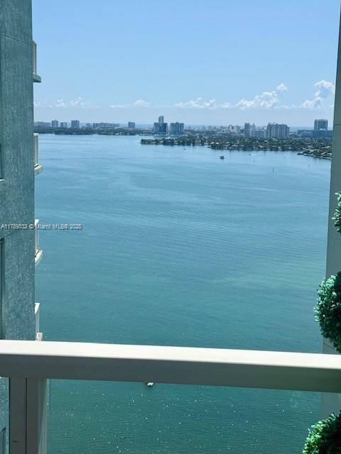 Foto del edificio - 1900 N Bayshore Dr
