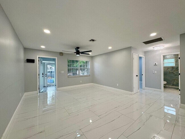 Foto del edificio - 1733 Sunset Ave