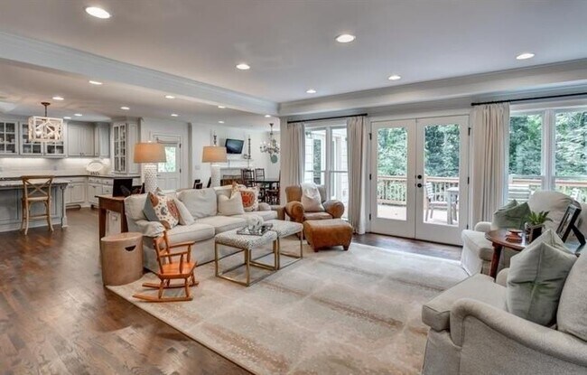 Foto del edificio - 3776 N Stratford Rd NE