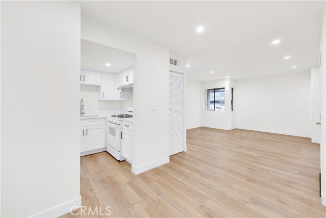 Building Photo - 1132 Elm Ave