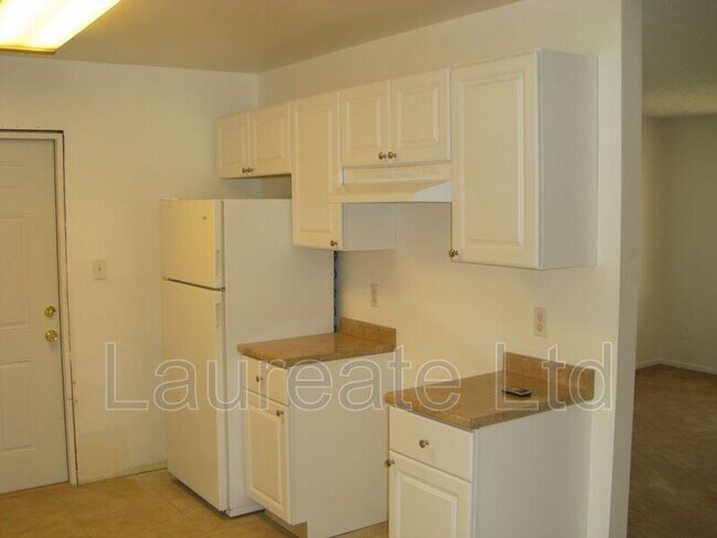 Building Photo - 11536 E Center Dr