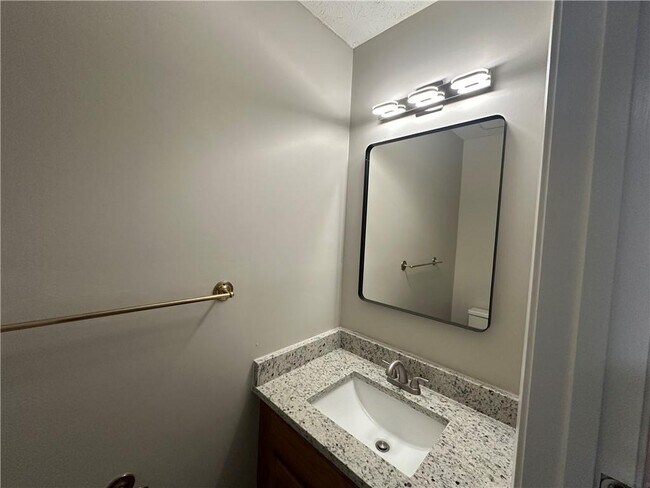 Building Photo - 115 Yatley Ct