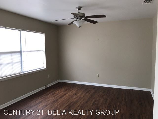Building Photo - 3 br, 2 bath House - 1108 Meadowbrook St.