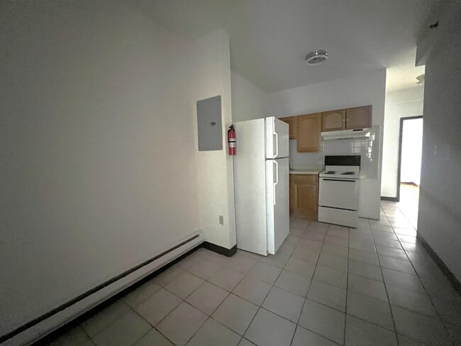 Building Photo - 1409 Grand St