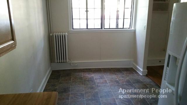 Building Photo - 718 Noyes St