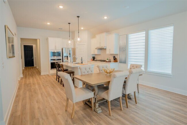 Foto del edificio - 215 Grand Cyn Wy