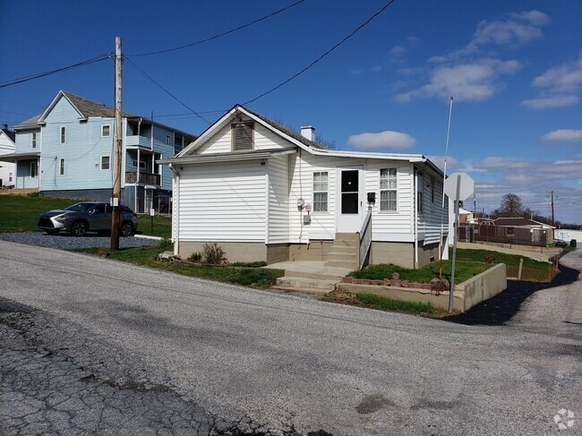 Building Photo - 680 State St