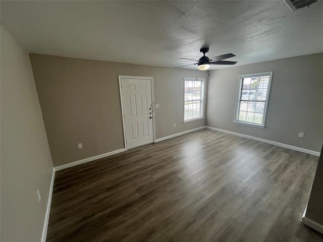 Foto del edificio - 8163 Bruton Rd