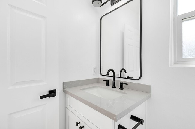Interior Photo - 12420 Woodgreen St