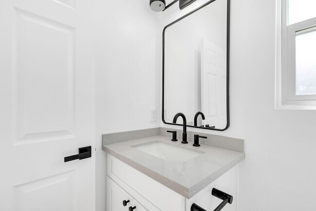Foto del interior - Experience Modern Westside Living at Woodg...