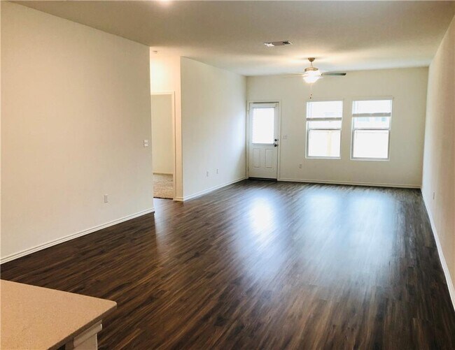 Foto del edificio - 3412 Lodgepole Dr