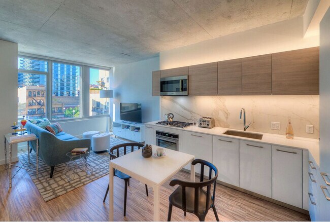 Foto del edificio - 627 W Lake St