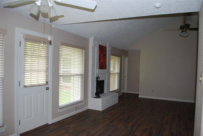Building Photo - 16330 Maple Downs Ln