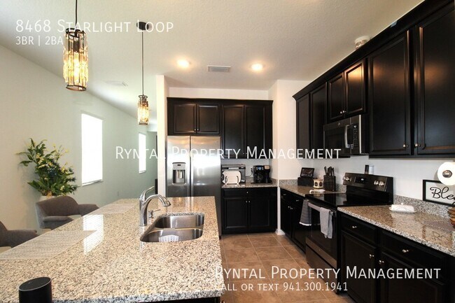 Foto del edificio - 8468 Starlight Loop