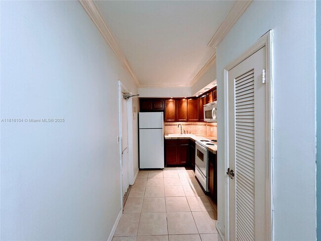 Foto del edificio - 2424 SE 17th St