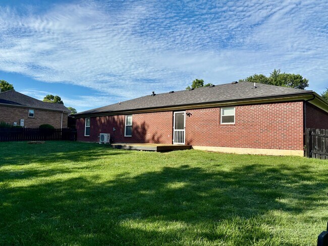 Foto del edificio - 3 bedroom 2 bath house for rent in Jeffersonville