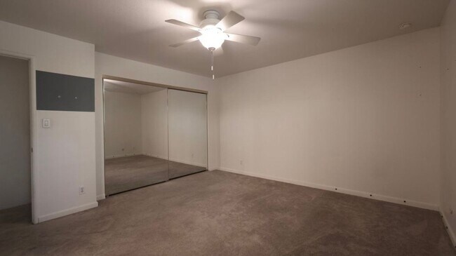 Foto del edificio - Pet friendly 2 bedroom townhouse