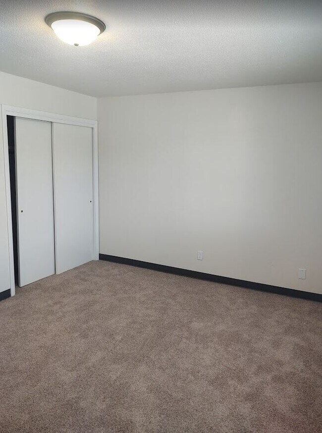 Building Photo - 308 29th Street Dr SE