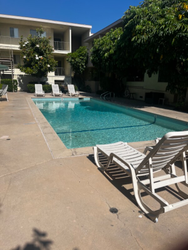 Foto principal - 5320 Newcastle Ave