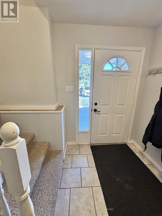 Photo du bâtiment - 3 1 Ave