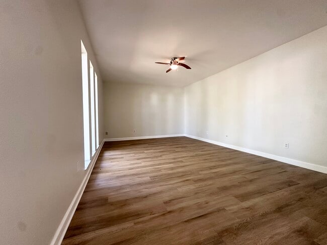 Foto del edificio - 119 Glendale Dr