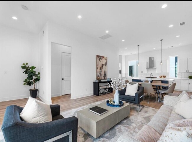 Foto del edificio - 5910 Val Verde St