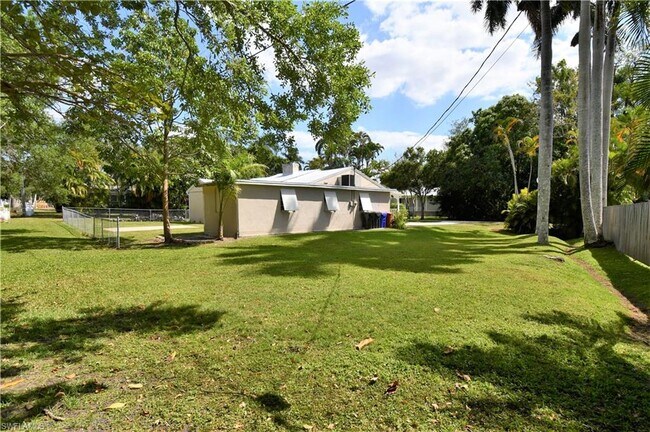 Building Photo - 1443 Sandra Dr