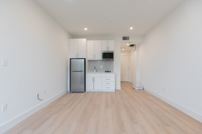 Building Photo - 1127 Harrison Ave