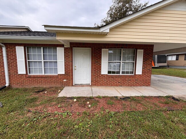 Building Photo - 2 Green Acre Rd NE