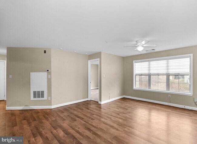 Foto del edificio - 2322K Falls Gable Ln