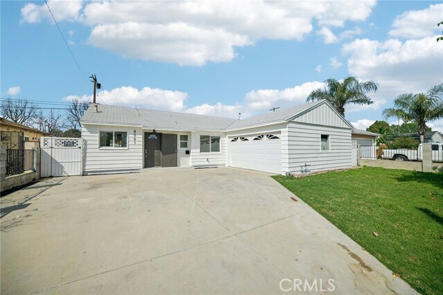 Building Photo - 8061 Hesperia Ave